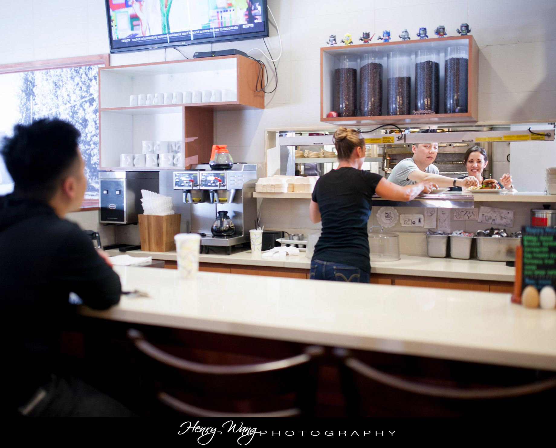 Egg-Cracker-Diner-Restaurant-Engagement-Session